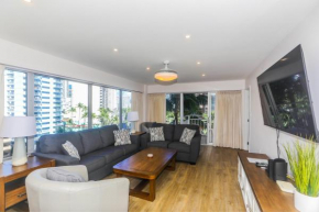 Fully Furnished Ilikai Tower 525 Condo With Free Wifi, Near Best Waikiki Beaches!